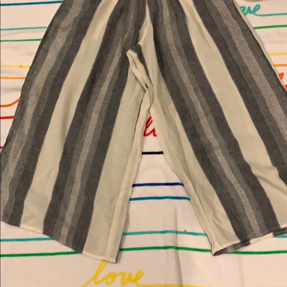 Anthropologie Cloth and Stone Romper - Picture 2 of 3